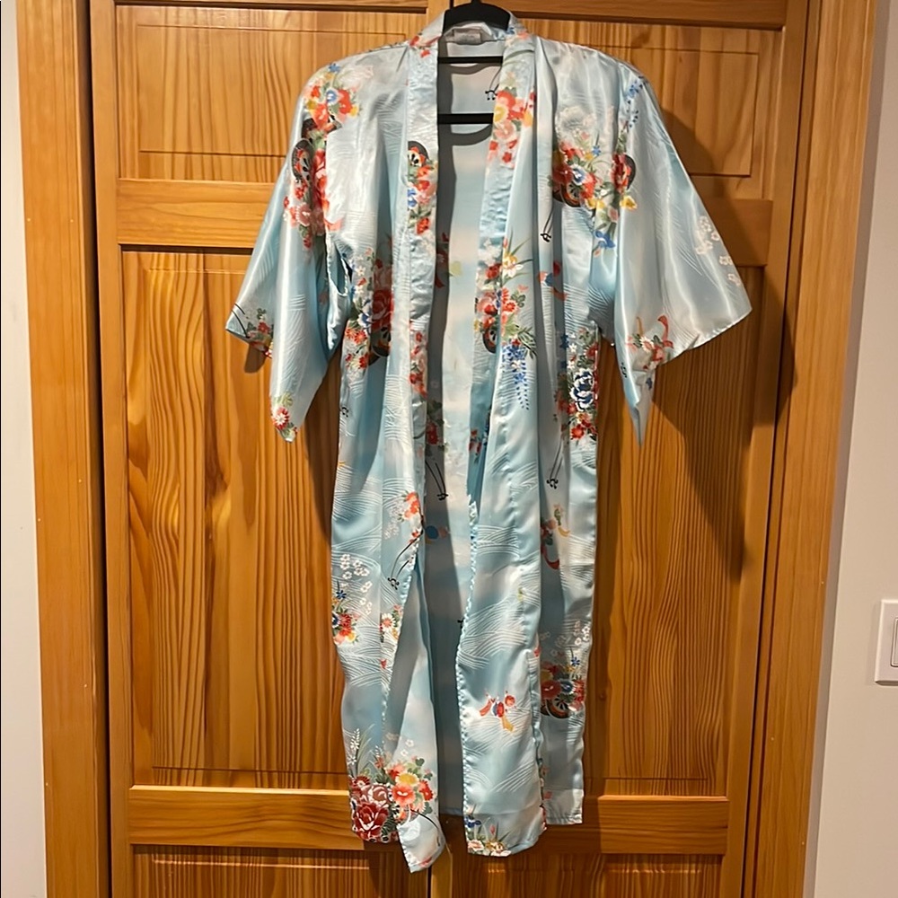 NWOT Authentic Ichiban Floral Satin Kimono Robe